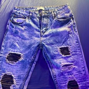 Blue ripped jeans/slim fitted